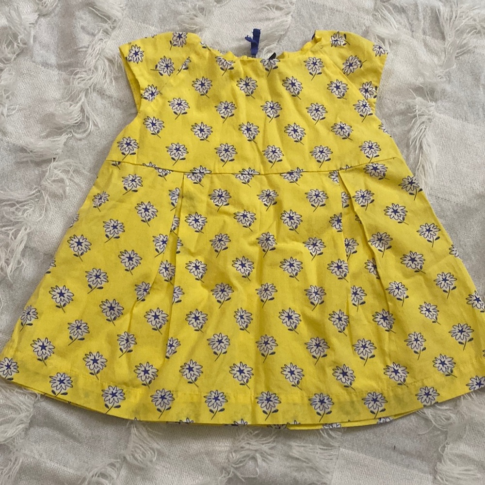 Yellow gap top
